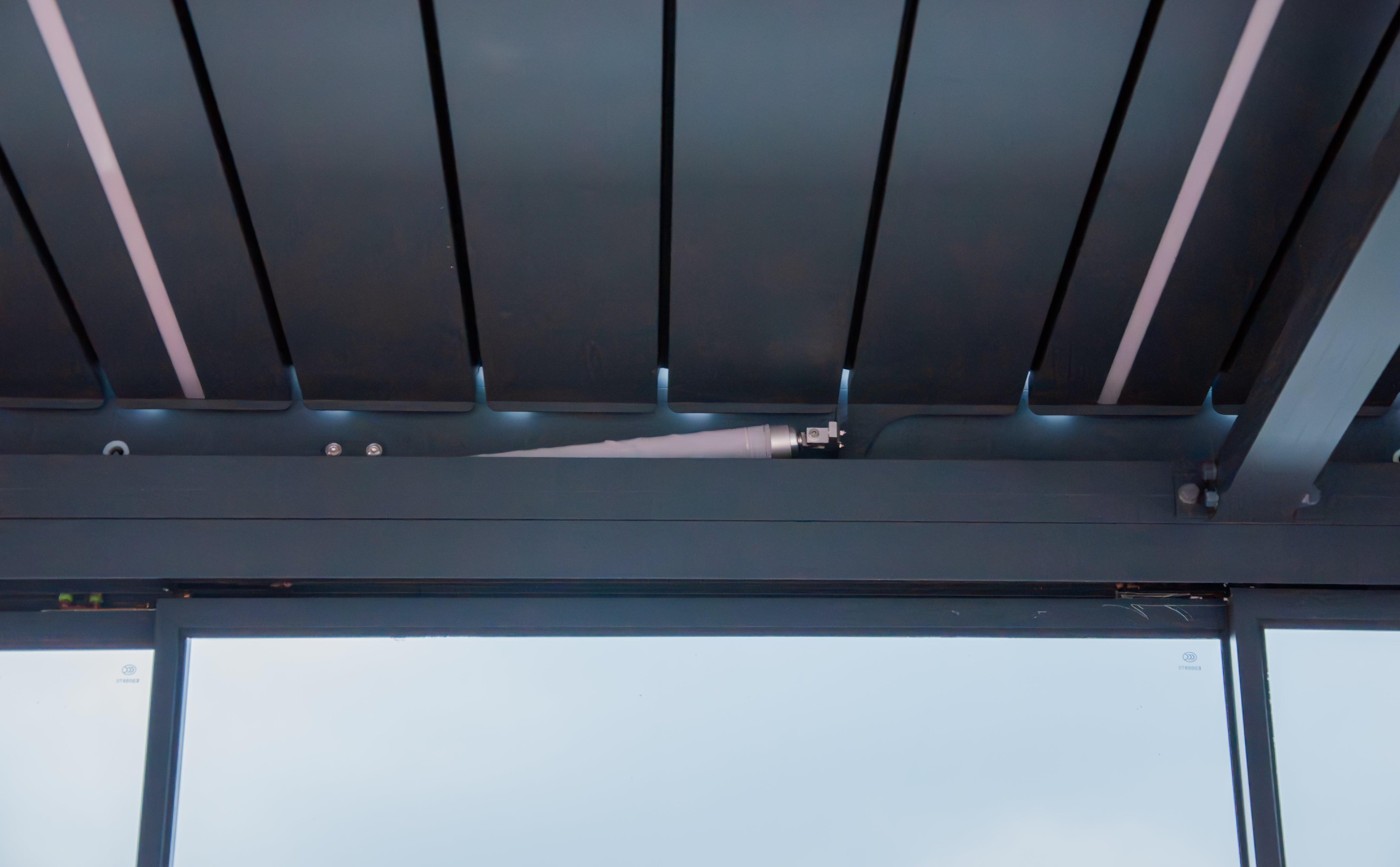 SolZen Aluminum Louvered Pergola