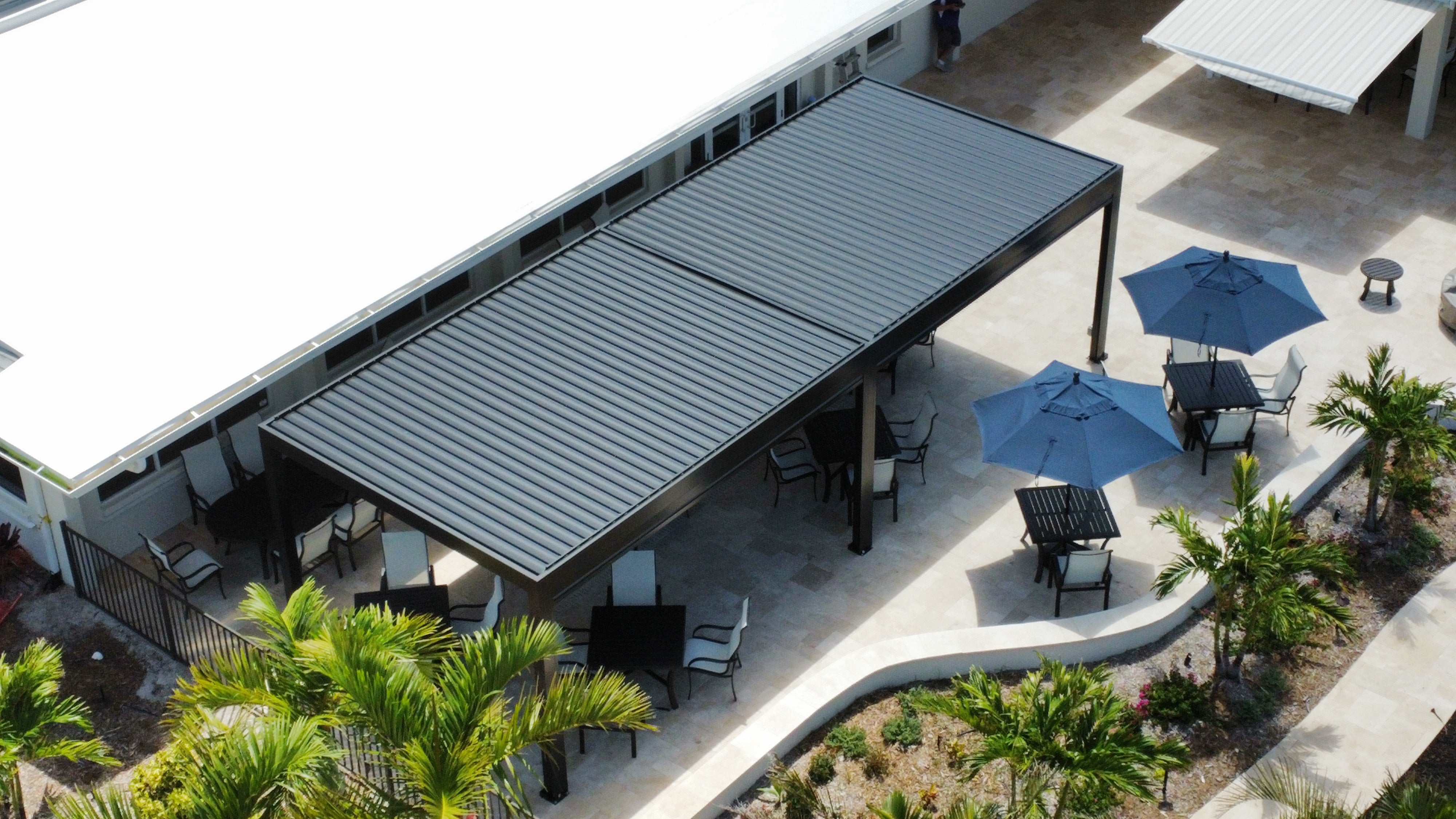 SolZen Aluminum Louvered Pergola
